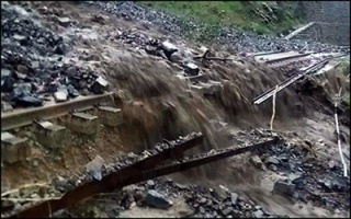 تخریب بخشی از خط‌آهن میانه - زنجان با جاری شدن سیل