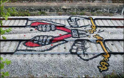 خلق اثر های هنری بر روی خطوط ریلی راه آهن