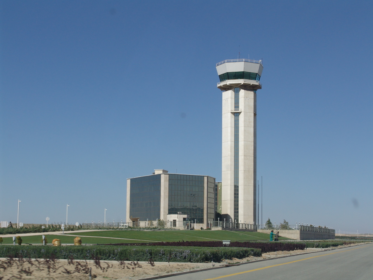   فرودگاه بین المللی امام خمینی (ره)