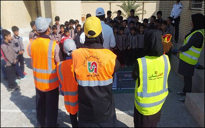 آموزش ایمنی عبور و مرور به ۱۶۰۰ دانش‌آموز در استان بوشهر